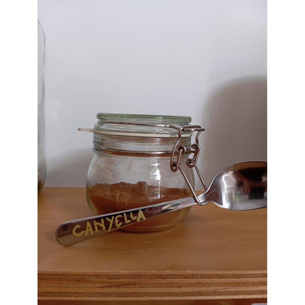 Canyella mòlta a granel